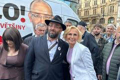 Přijel za Konečnou, aby jí položil otázku k Rusku. Odjížděl zklamaný