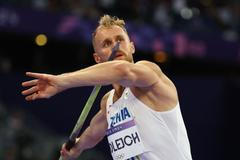 Český atlet Jakub Vadlejch ve finále oštěpu na OH 2024 v Paříži
