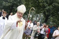 Jsme tady na Moravě šťastní, důležitá je pro nás víra, říkali lidé v krojích