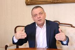 Ministr kultury Lubomír Zaorálek v rozhovoru pro Aktuálně.cz v Nosticově paláci, kde sídlí jeho úřad.