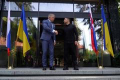 "Nikdo nebude jen tak sedět a útoky tolerovat," řekl Zelenskyj po setkání s Ficem