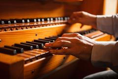 varhany, ilustrační foto, varhaník