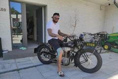 Martin Hanzal hokejista NHL a sběratel motorek