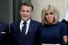 Brigitte Macronová se svým manželem Emmanuelem Macronem.