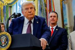 "Dozvěděl jsem se věci, které budou velmi zajímavé," řekl Trump v úterý, o sankcích se nezmínil