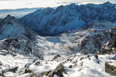 Rysy, Tatry, Ledová past Rysů: Proč se z nejkrásnějšího vrcholu stává smrtící hrozba, Magazín, codagrafika