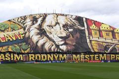 Choreo fanoušků Slavie před zápasem v Olomouci