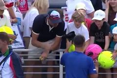 tenis us open omluva krádež suvenýr dárek