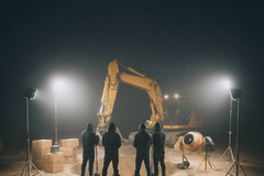 Krotitelé bossů - pohřbívání E. T. mimozemšťana