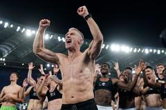 Trenér Martin Hyský slaví výhru Plzně na hřišti AS Řím