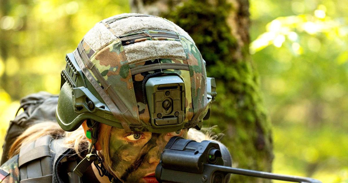 Německý ministr obrany varuje: Rusko se připravuje na střet s NATO