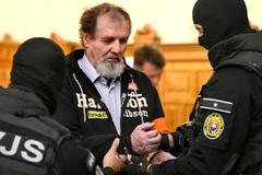 Doživotí nakonec unikl. I tak má atentátník na Fica verdikt za nespravedlivý