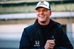Mick Schumacher při prvním testu vozu IndyCar v Indianapolisu