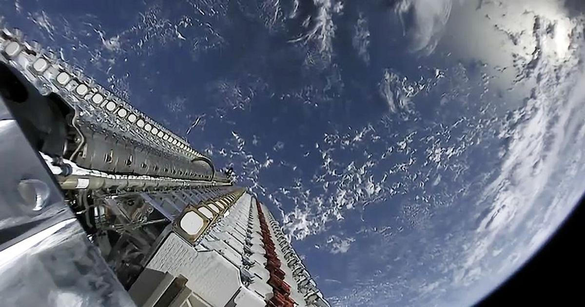 SpaceX přesune své satelity Starlink na nižší oběžnou dráhu