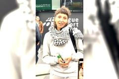 "Bylo tam psychologické mučení, fyzicky jsem osobně napadnutá nebyla," říká Přikrylová po příletu