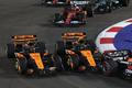 Oscar Piastri a Lando Norris (McLaren) ve VC Singapuru