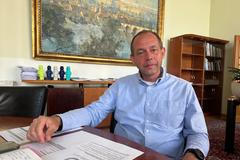 Ministr pro místní rozvoj Petr Kulhánek v rozhovoru pro Aktuálně.cz v srpnu 2025