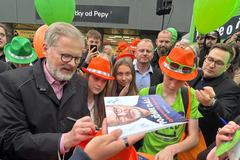 Potřebujeme co nejsilnější SPOLU, tvrdil Fiala na dotaz mladíka, co chválil Rakušana