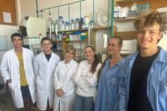 Je to super, jsme spokojení, říkají talentovaní studenti, kteří okusili výzkum