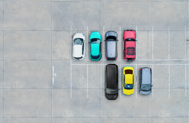 Jan Pařízek: Financujeme vozy všech značek - Ikona, poutak