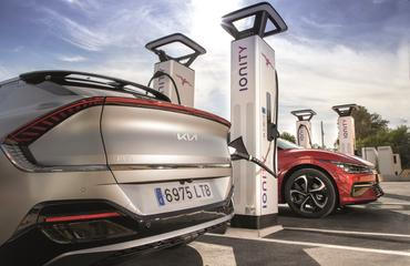 Za péči o akumulátor vám elektromobil poděkuje - Ikona, Poutak