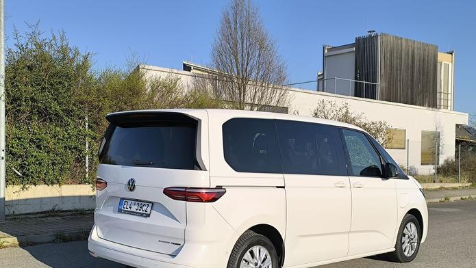 Volkswagen Multivan plug-in 2025