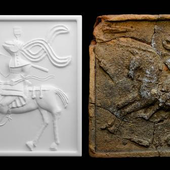 Rekonstrukce kachle podle nalezeného střepu.