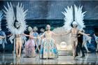 Opera Alcina je plná opulentních tanečních scén.