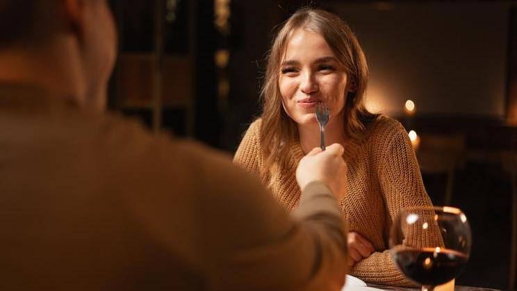 Výzkumy, jak načasování jídla ovlivňuje zdraví, přinášejí jasná data.