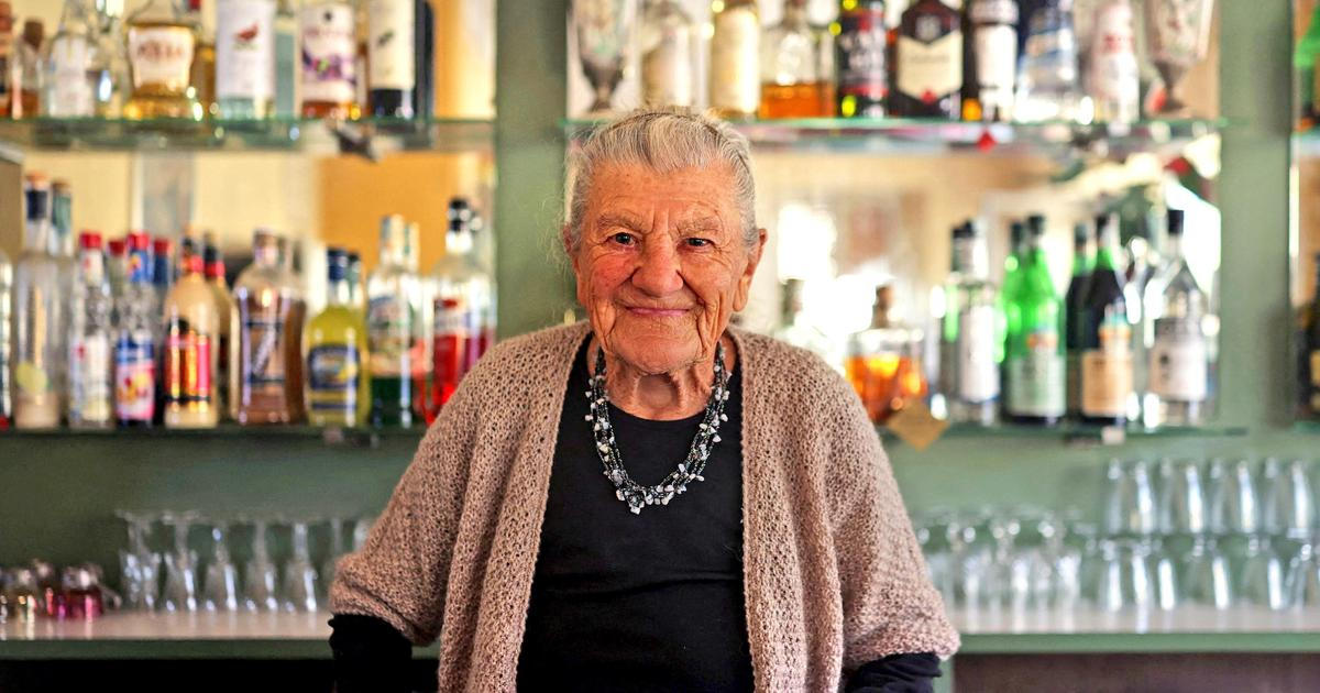 Tajemství dlouhověkosti v šálku kávy: 101letá baristka Anna a její příběh