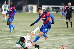 Jablonecký Čanturišvili padá po souboji s Višinským z Plzně na promrzlý trávník