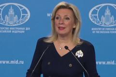 "Proč britské noviny vydávají článek o rusko-amerických problémech?" stěžuje si Lavrovova mluvčí