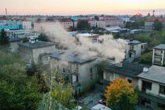 Topení - kouř - ilustrační foto