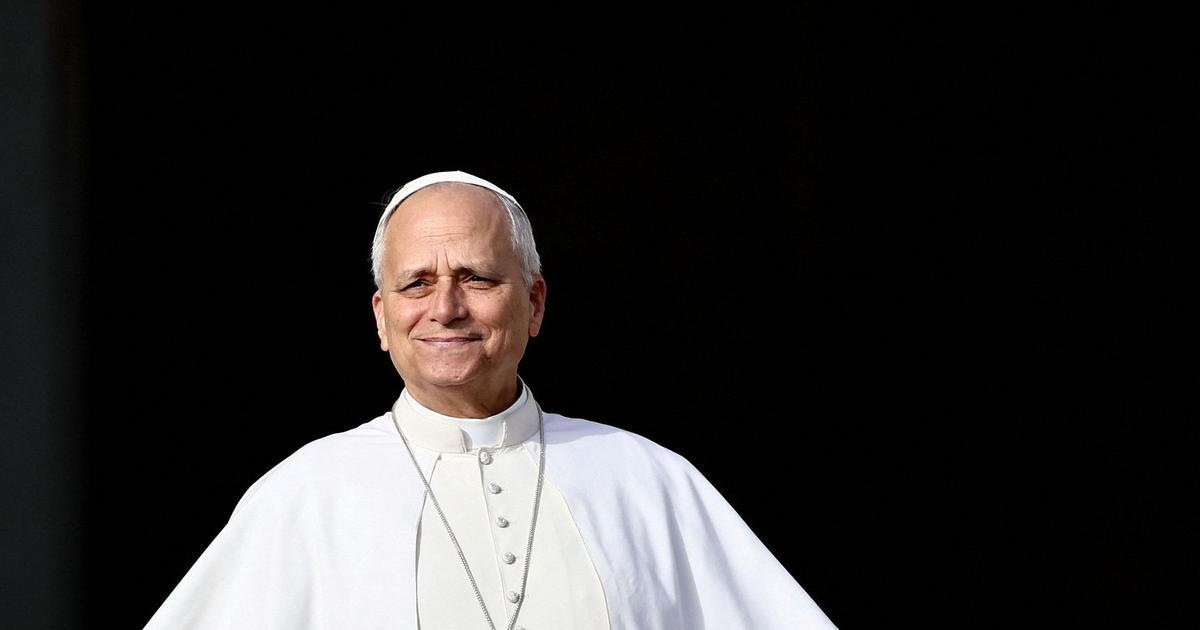 Lev XIV. si potřeboval změnit údaje v bance. Když řekl, že je papež, operátorka zavěsila