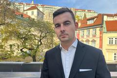 Předseda Svobodných Libor Vondráček v rozhovoru pro Aktuálně.cz na půdě sněmovny, kde se objevil jako nově zvolený poslanec v klubu SPD.