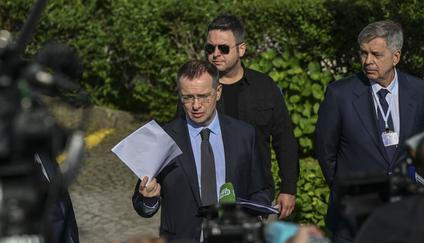 „Úkolem přímých jednání je nastolit dlouhodobý mír,“ sliboval do kamer Putinův vyjednavač