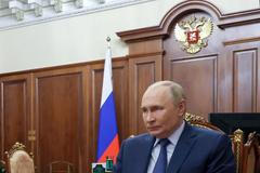 Putin s úředníky předtáčí videa. Při zveřejnění je ale vydává za aktuální