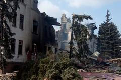 Vybombardované divadlo v Mariupolu v roce 2022