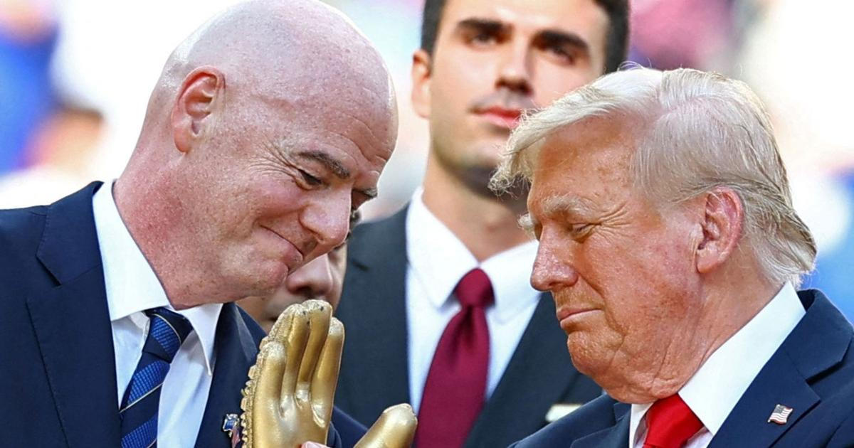 Šéf světového fotbalu bojuje za návrat Ruska. Evropa je proti