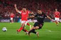 Tomás Araújo a Patrik Schick v zápase LM Benfica - Bayer Leverkusen