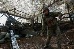 Ukrajinské transportní jednotky mířící do Pokrovska jsou pod útokem dronů