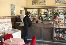 Tajemství dlouhověkosti v šálku kávy: 101 letá baristka Anna a její příběh