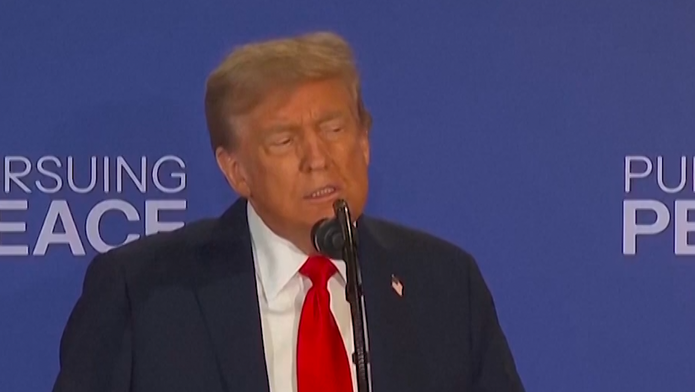 „Takhle dělal zuby…“ Forenzní psycholog popsal Trumpovu řeč těla při setkání s Putinem na Aljašce