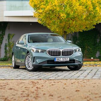 Ojeté BMW 5 s pohonem všech kol si koupilo 2207 Čechů, 6. místo.