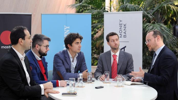 Kulatý stůl: Digitální bankovnictví a mobilní platby