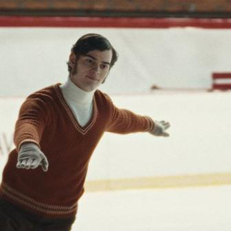 Z filmu Nepela režiséra Gregora Valentoviče. Na snímku Josef Trojan jako krasobruslař Ondrej Nepela.