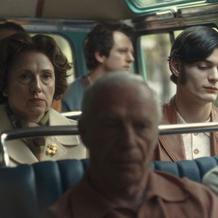 Z filmu Nepela režiséra Gregora Valentoviče. Na snímku Josef Trojan jako Nepela a Zuzana Mauréry jako jeho trenérka.