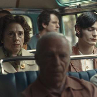 Z filmu Nepela režiséra Gregora Valentoviče. Na snímku Josef Trojan jako Nepela a Zuzana Mauréry jako jeho trenérka.