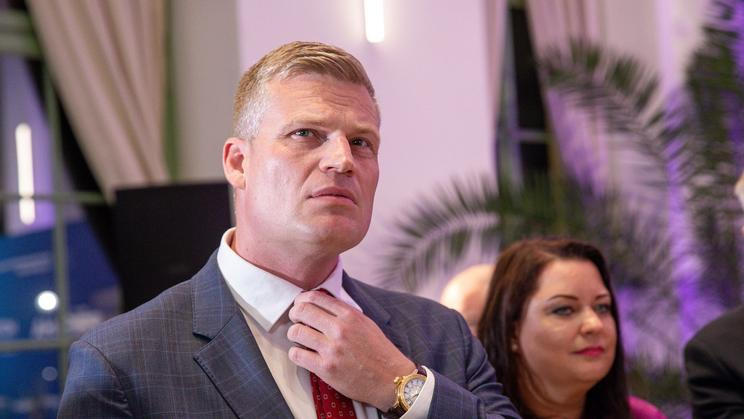 Přísaha a Motoristé sobě - Volby do Evropského parlamentu 2024 - Filip Turek, nový europoslanec Motoristé sobě s hnutím Přísaha