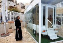 Palestina, Betlém, papamobil, papež František, zdravotníci, přestavba,